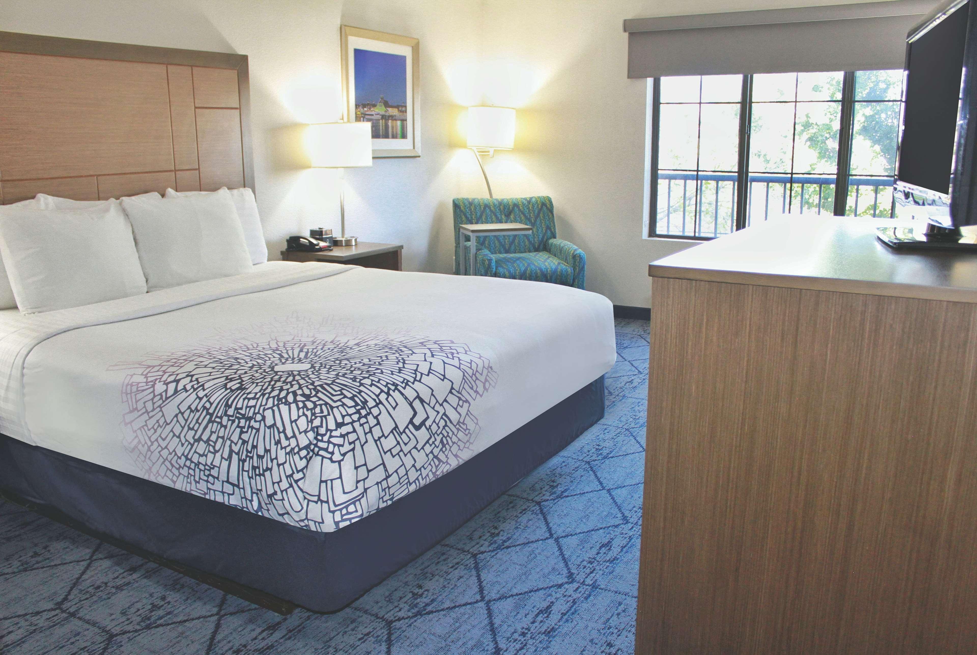 La Quinta By Wyndham Ne Long Beach/Cypress Hawaiian Gardens Exterior foto