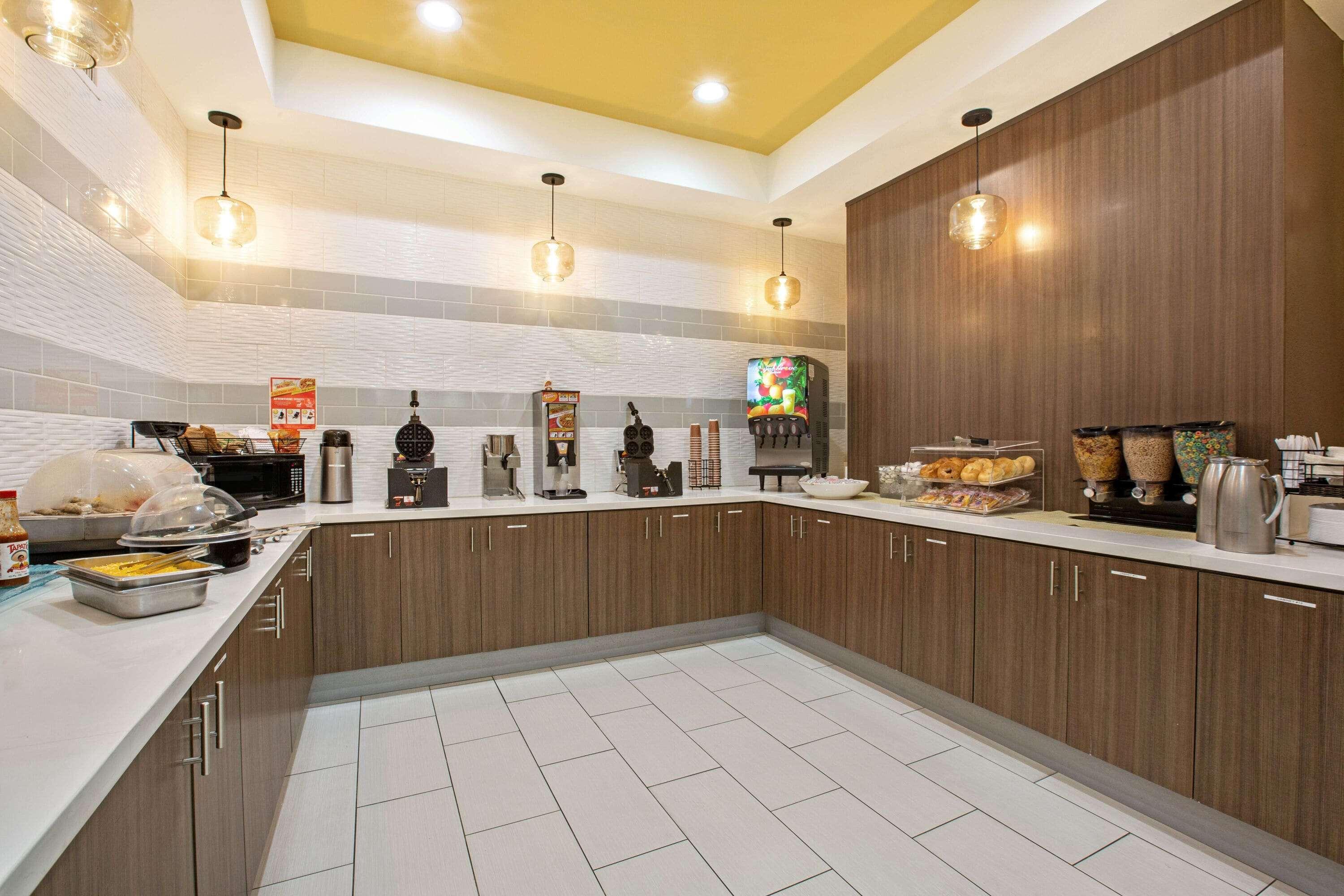 La Quinta By Wyndham Ne Long Beach/Cypress Hawaiian Gardens Exterior foto