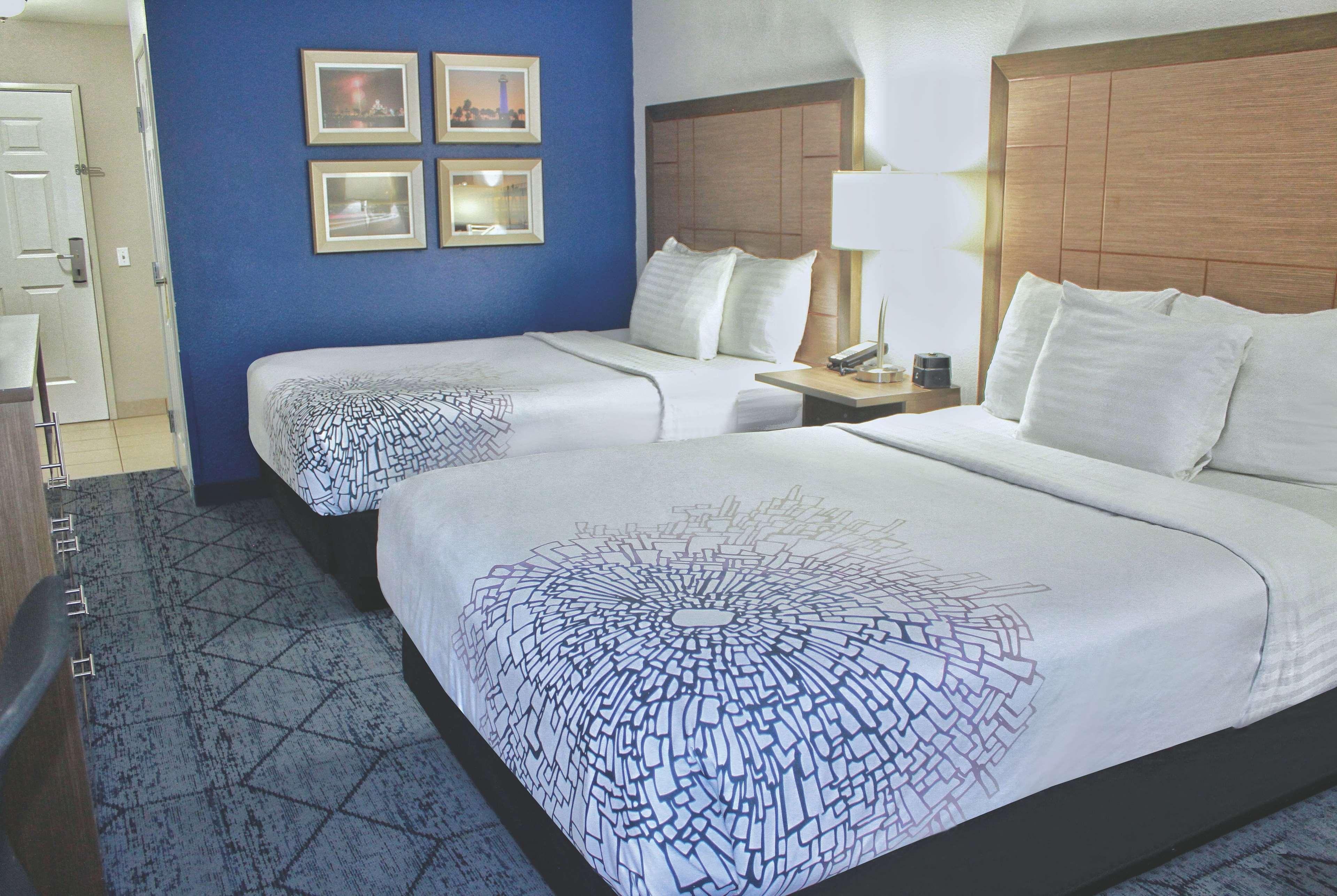 La Quinta By Wyndham Ne Long Beach/Cypress Hawaiian Gardens Exterior foto