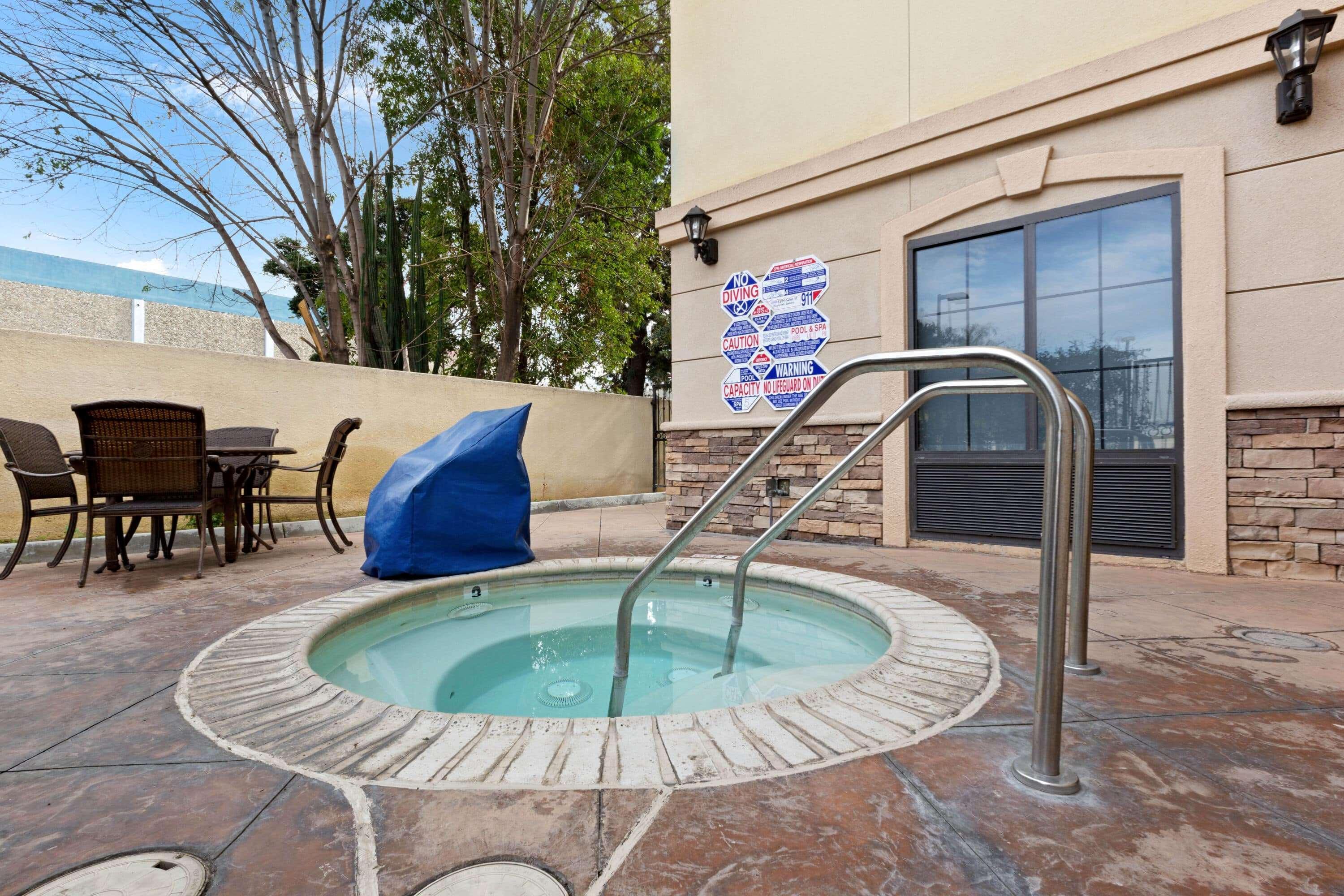La Quinta By Wyndham Ne Long Beach/Cypress Hawaiian Gardens Exterior foto