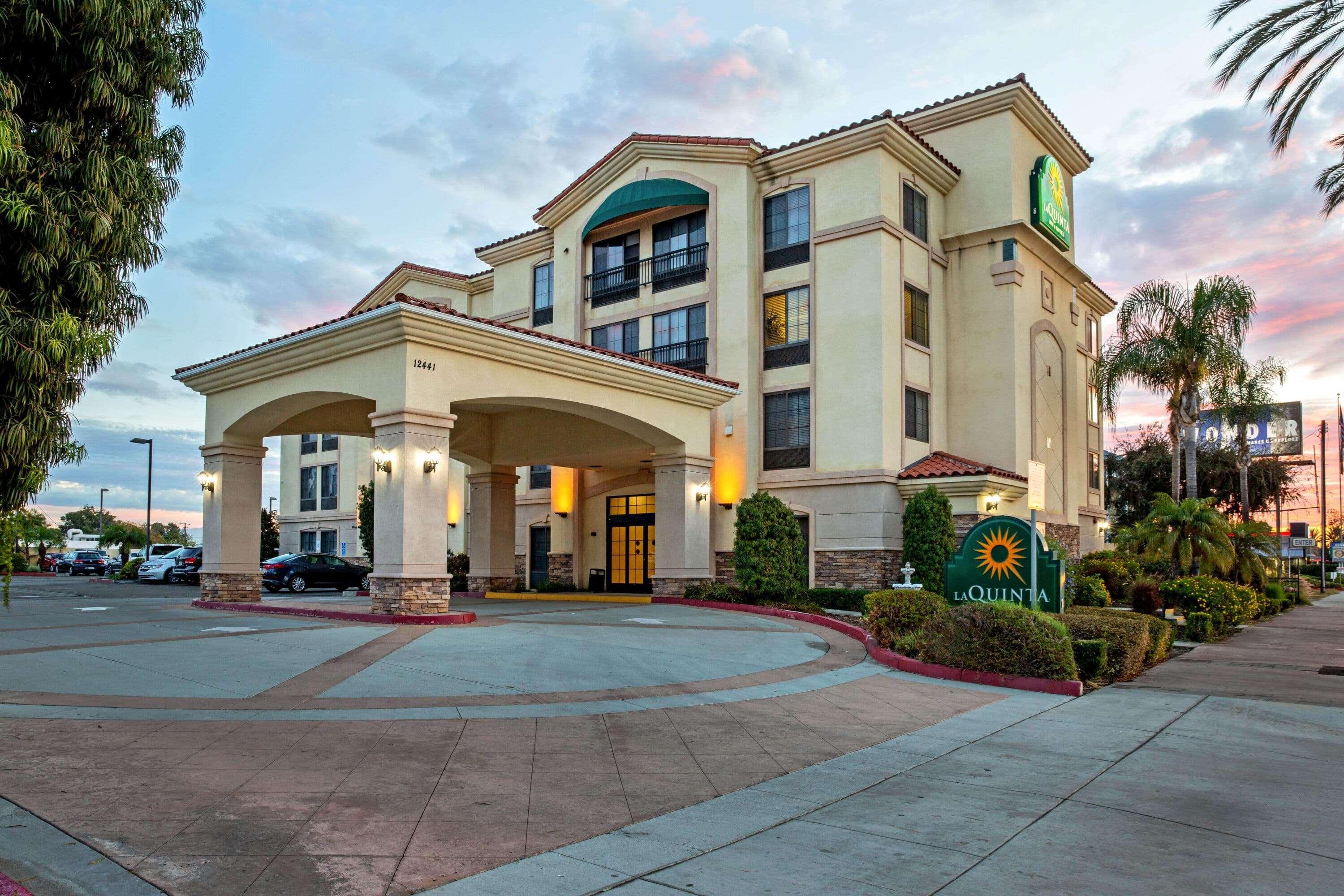 La Quinta By Wyndham Ne Long Beach/Cypress Hawaiian Gardens Exterior foto